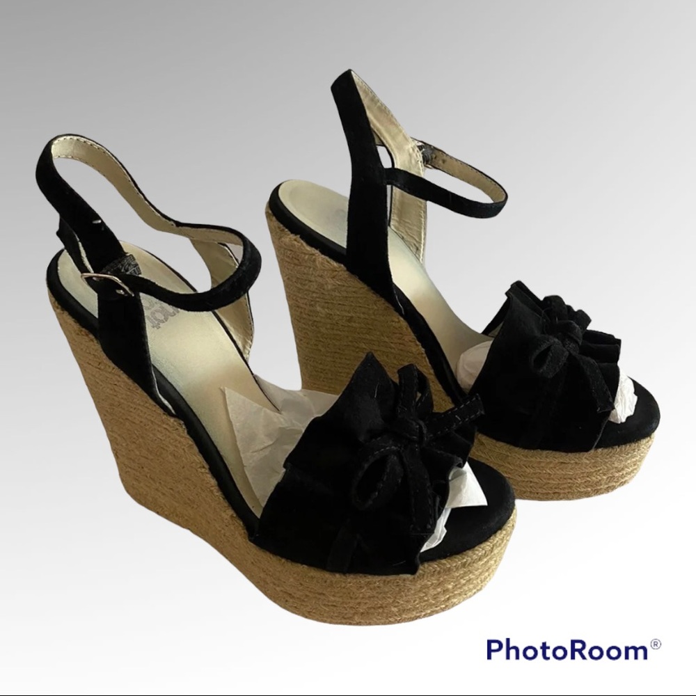 Not Too Coy Angel Black Bow Tie Wedge Sz 7